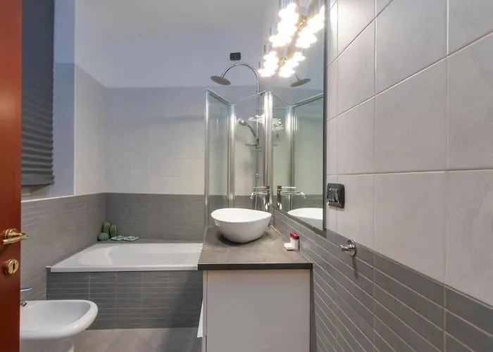 I-host - Scalvini 6 Milán