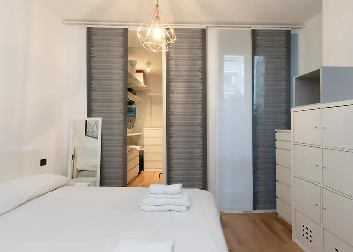 I-host - Scalvini 6 Milán