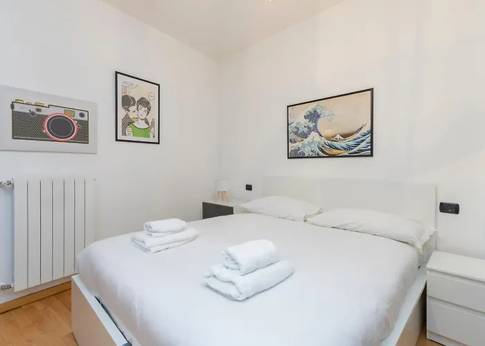 I-host - Scalvini 6 Milán